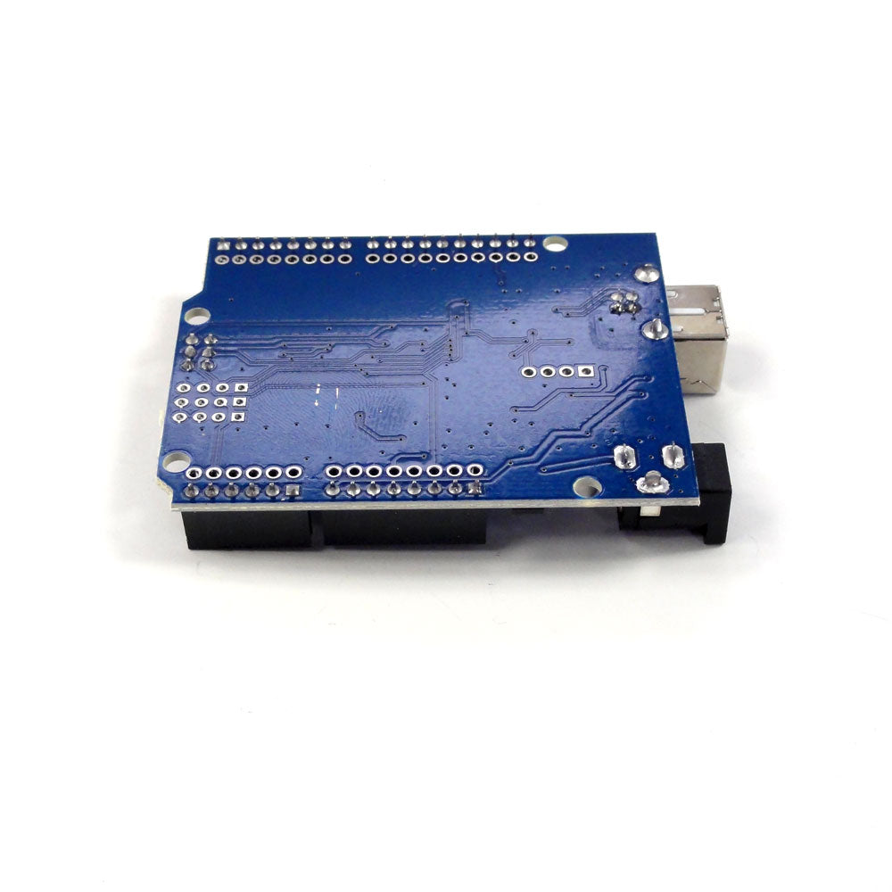 Arduino UNO R3 отдолу