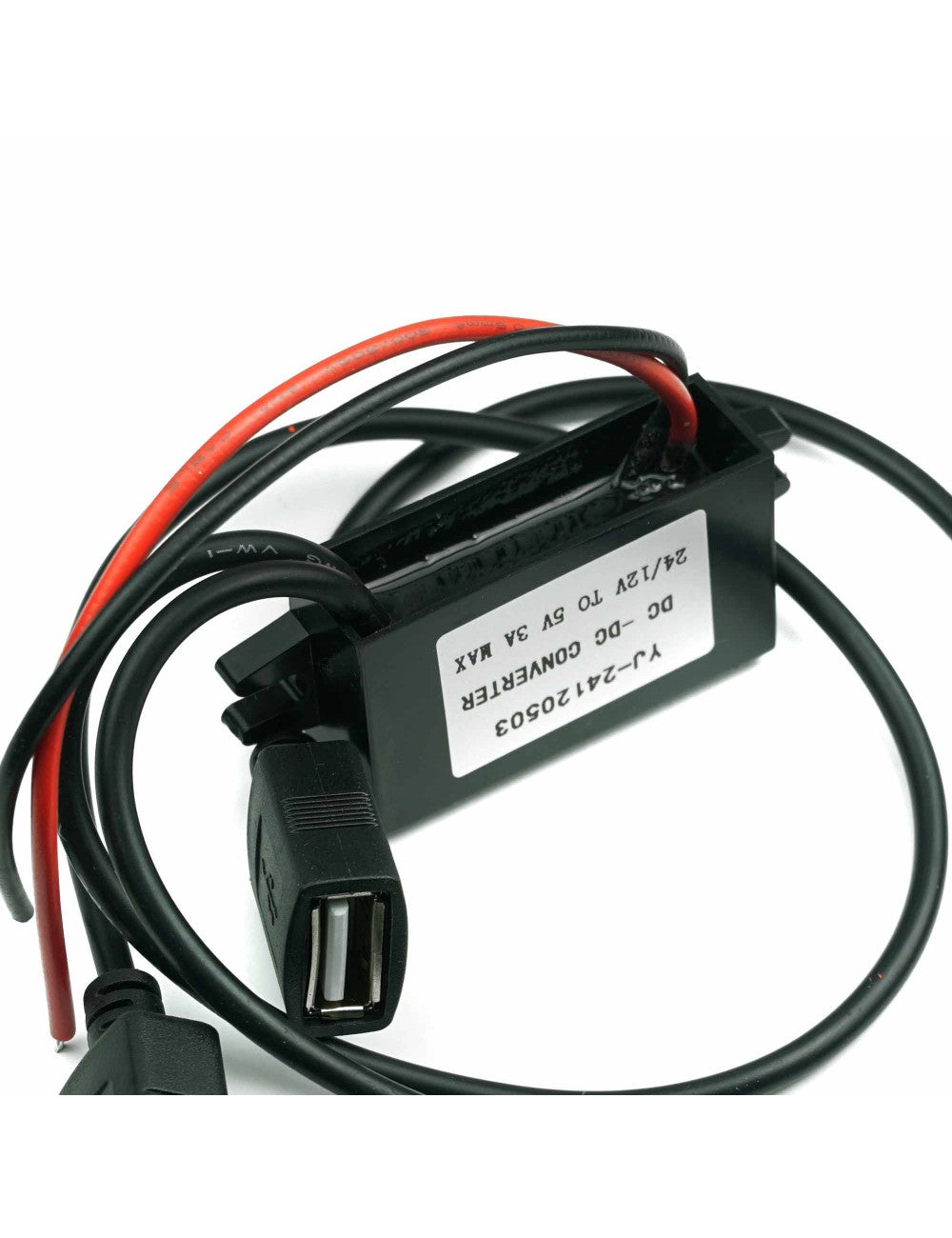 Преобразувател на напрежение с USB порт отблизо